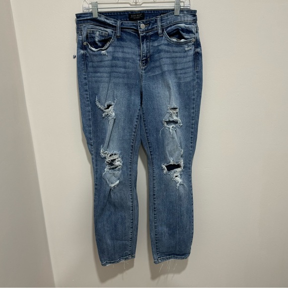 Judy Blue boyfriend distressed jeans style# JB82217MD 7/28 - Picture 2 of 8